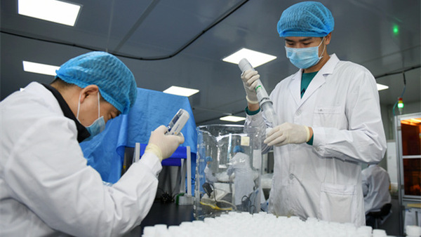四川理工技师学院学子参与新冠病毒检测试剂盒研发生产，为抗击疫情奋勇助力
